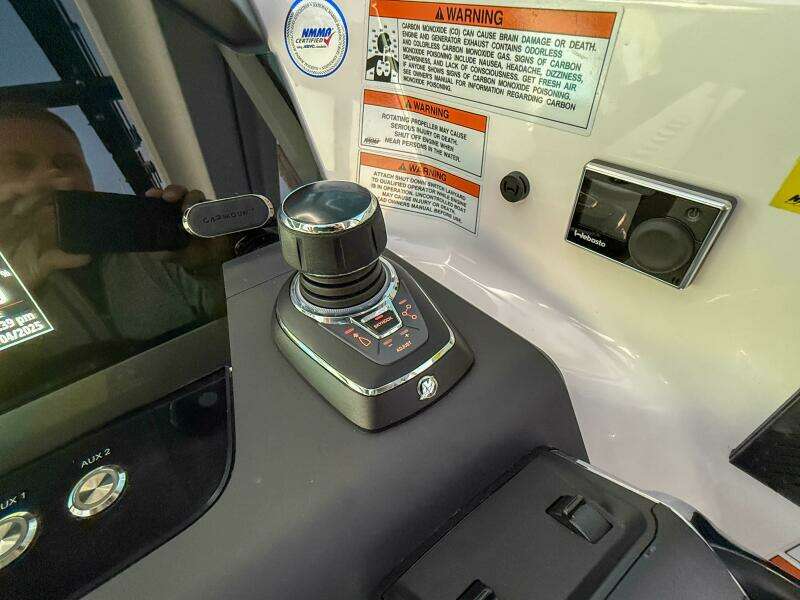 2022 Axopar 37 XC Cross Cabin