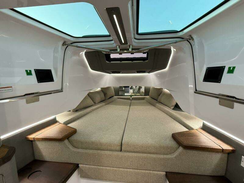 2022 Axopar 37 XC Cross Cabin