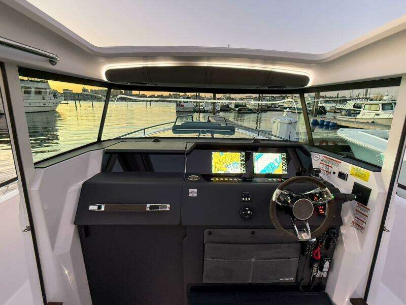 2022 Axopar 37 XC Cross Cabin