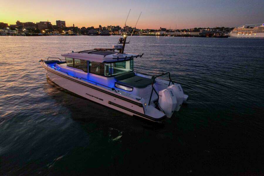 2022 Axopar 37 XC Cross Cabin