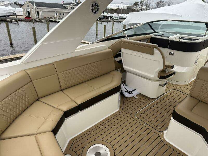 2021 Sea Ray SLX 310