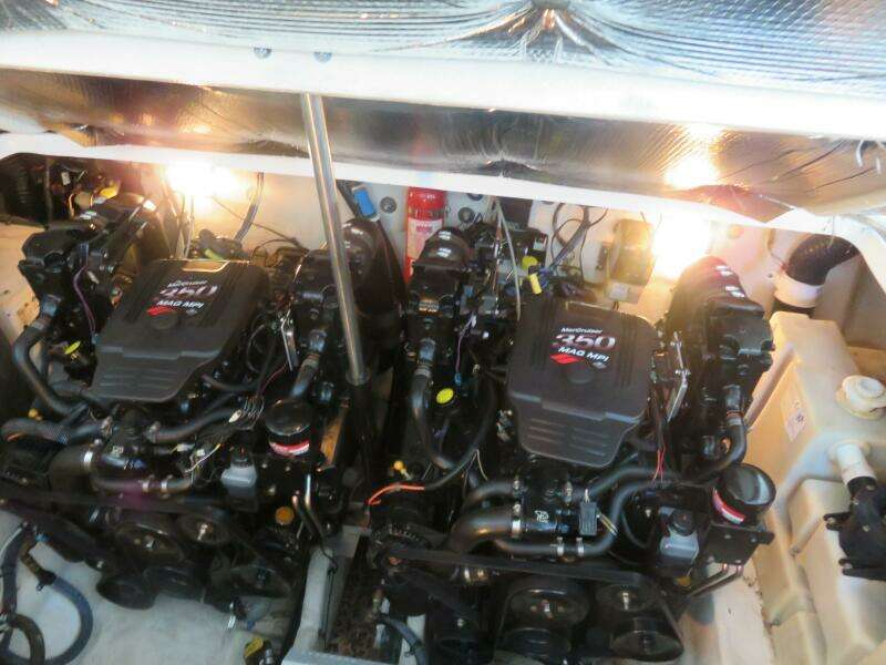 2005 Sea Ray 300 Sundancer