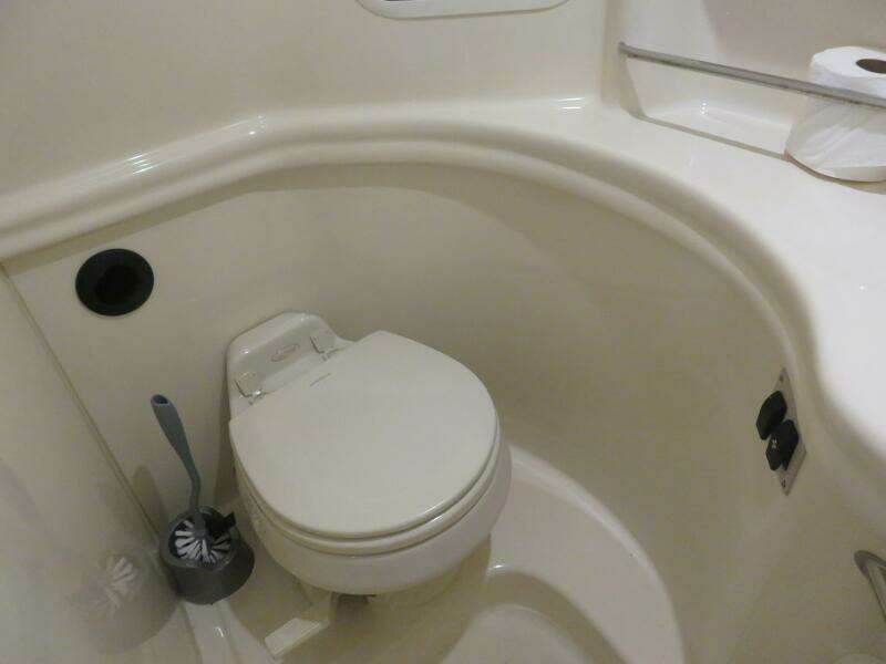 2005 Sea Ray 300 Sundancer