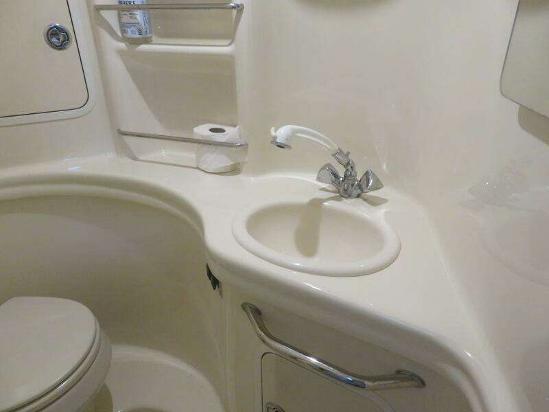 2005 Sea Ray 300 Sundancer