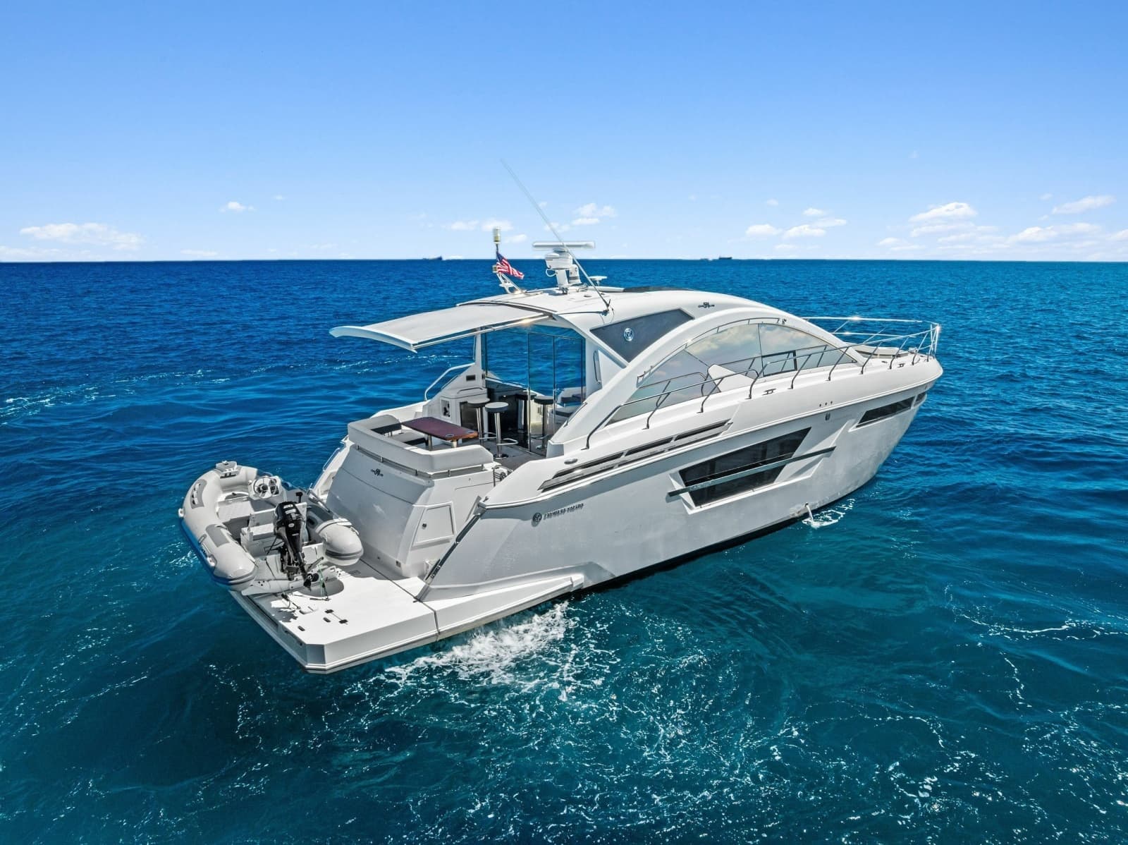 2019 Cruisers Yachts 54 Cantius