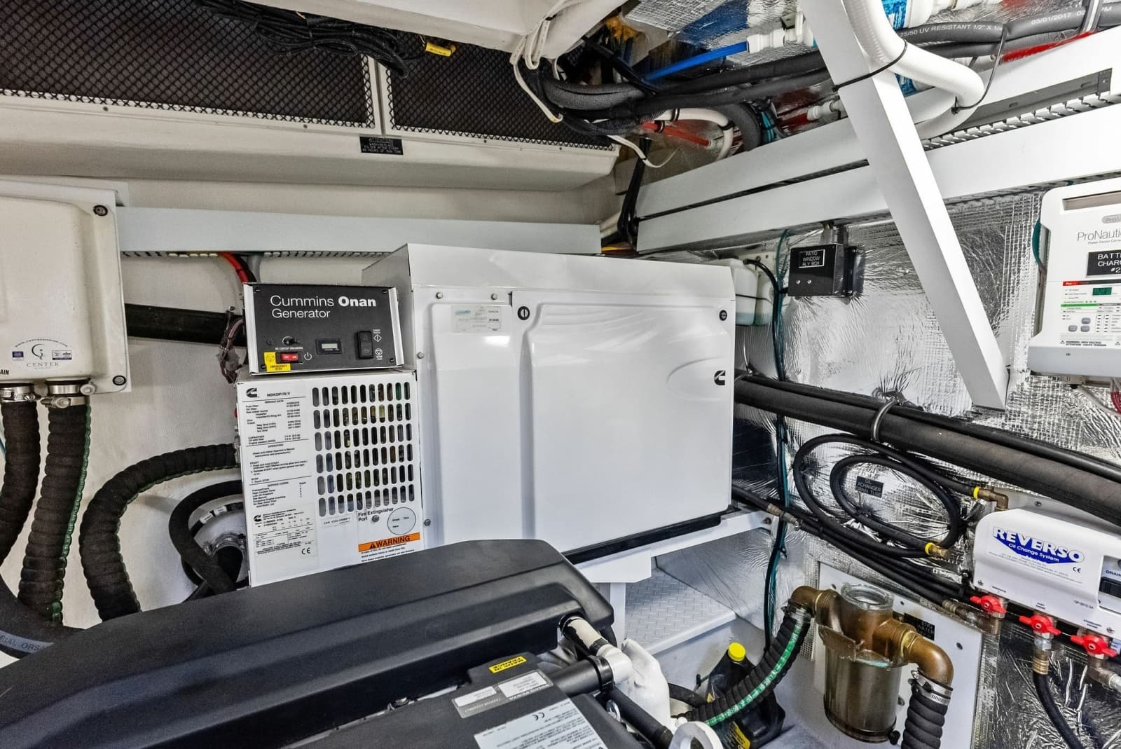 2019 Cruisers Yachts 54 Cantius