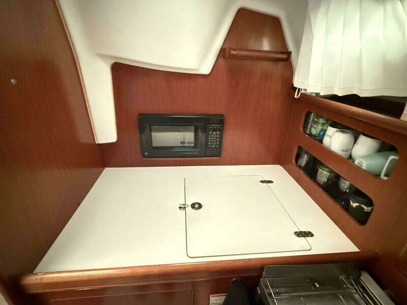 2000 Beneteau 361