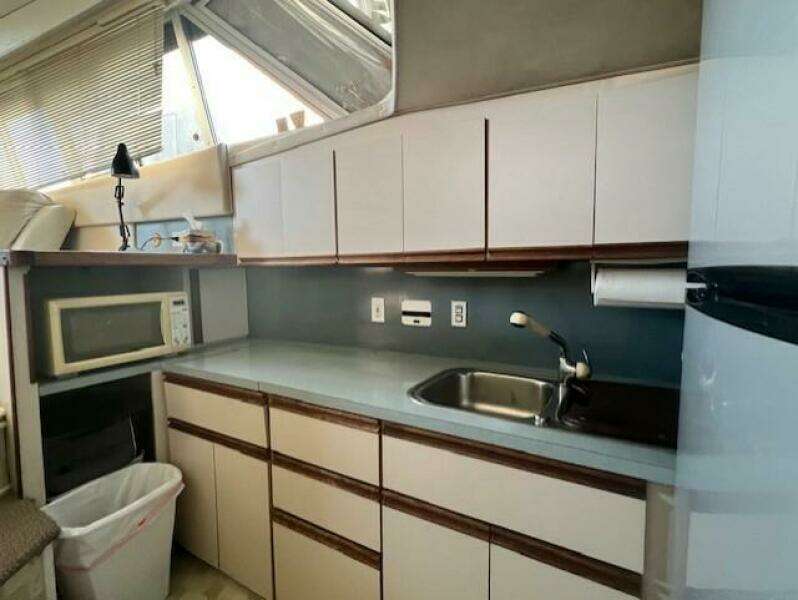 1989 Trojan 12M Motor Yacht