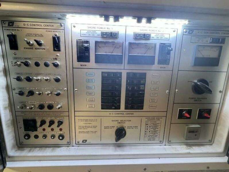 1989 Trojan 12M Motor Yacht