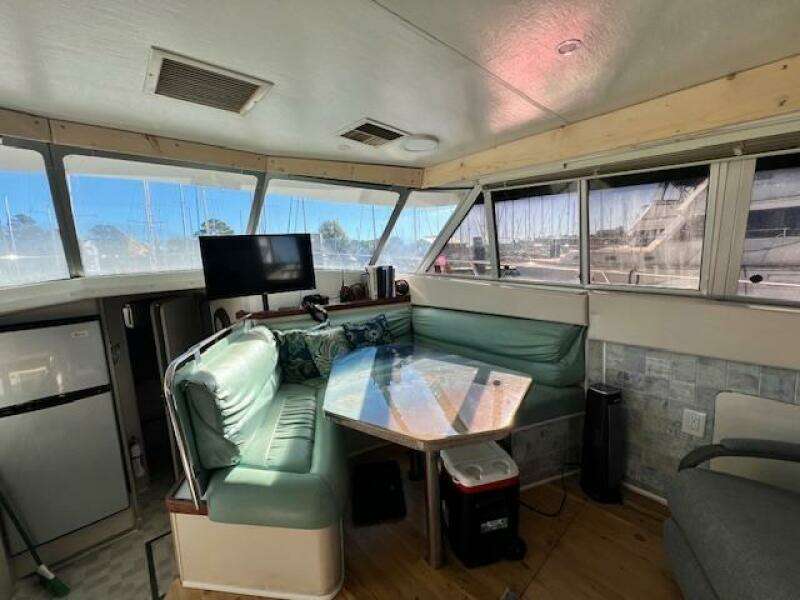 1989 Trojan 12M Motor Yacht