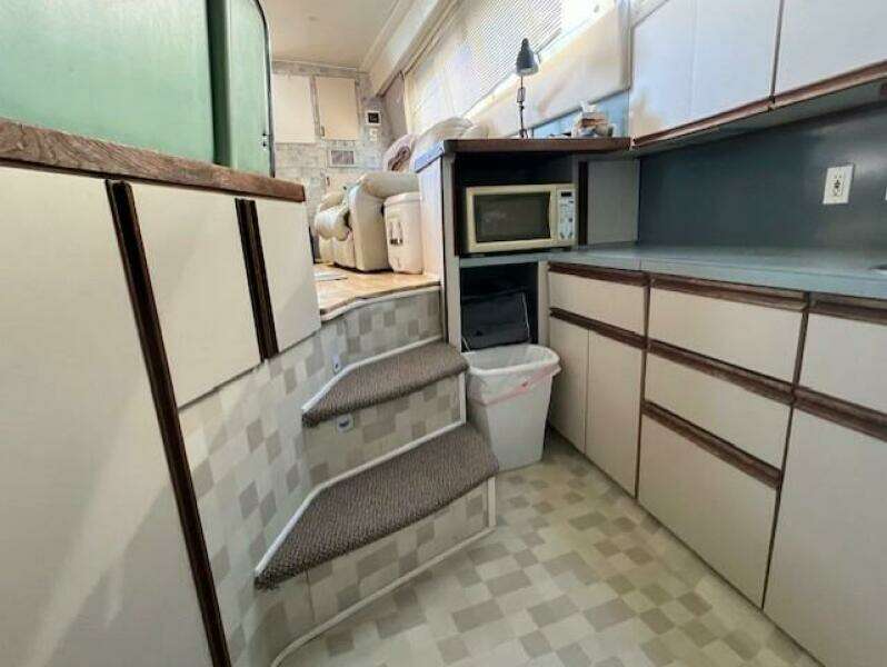 1989 Trojan 12M Motor Yacht