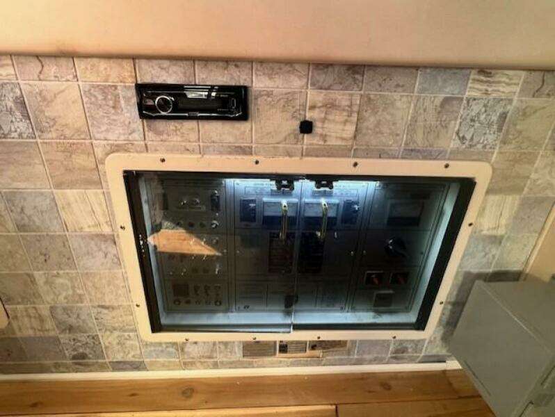 1989 Trojan 12M Motor Yacht