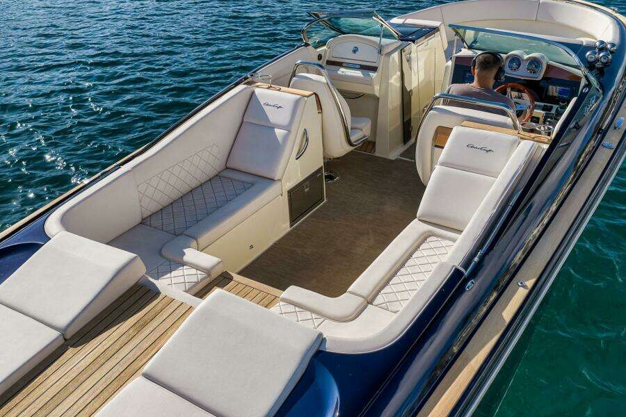 Chris-Craft 34 - 2LW - Deck Seating