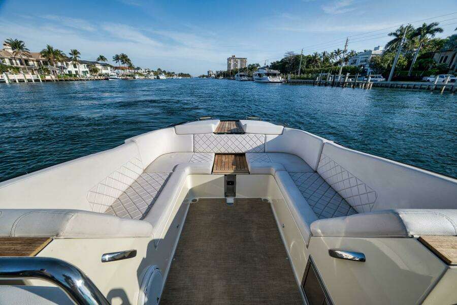 Chris-Craft 34 - 2LW - Forward Seating