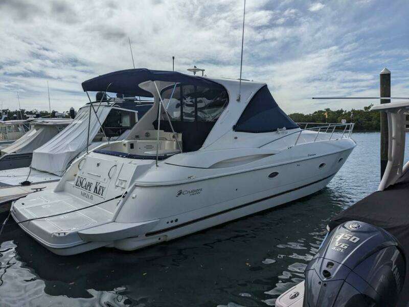 2003 Cruisers Yachts 3970