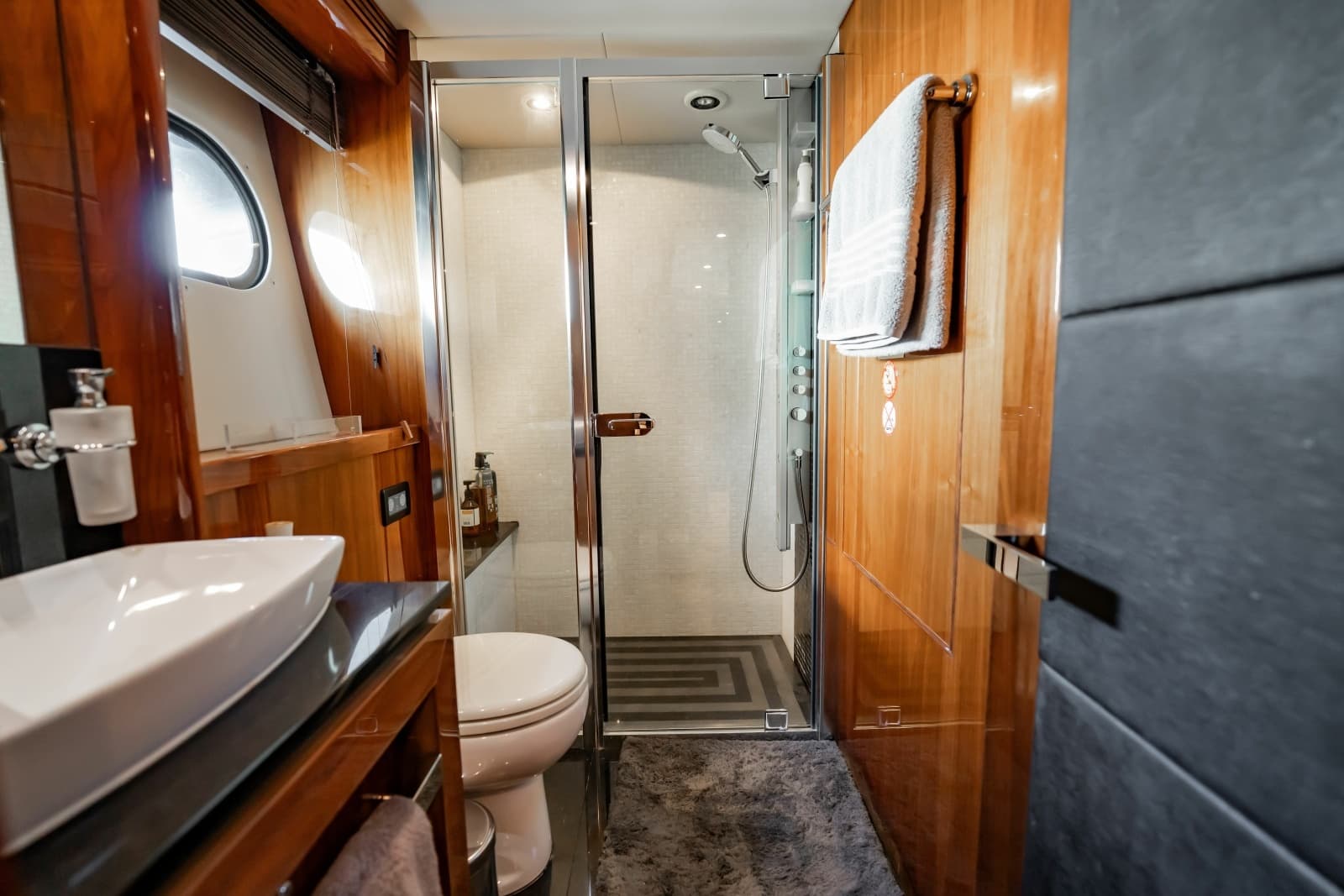 2010 Sunseeker 34 Metre Yacht