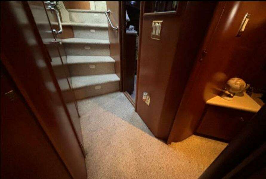 1998 Carver 530 Voyager