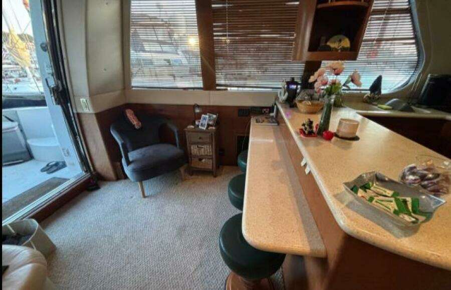 1998 Carver 530 Voyager