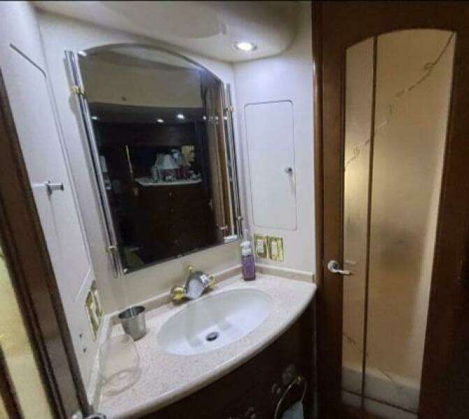 1998 Carver 530 Voyager