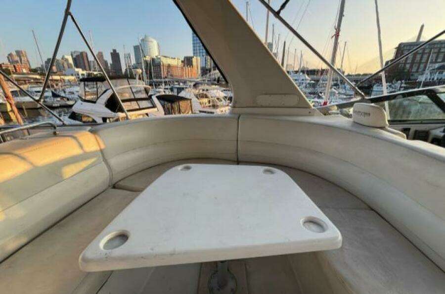 1998 Carver 530 Voyager