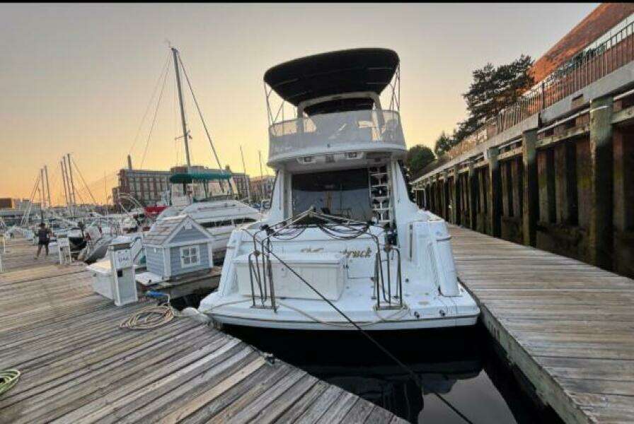 1998 Carver 530 Voyager