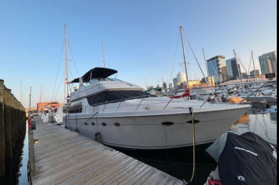 1998 Carver 530 Voyager