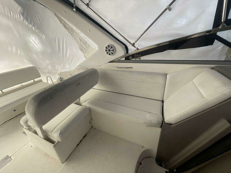 2006 Regal 2860 Window Express