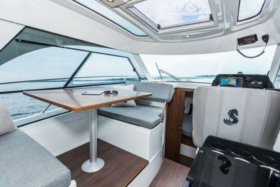 2026 Beneteau Antares 9