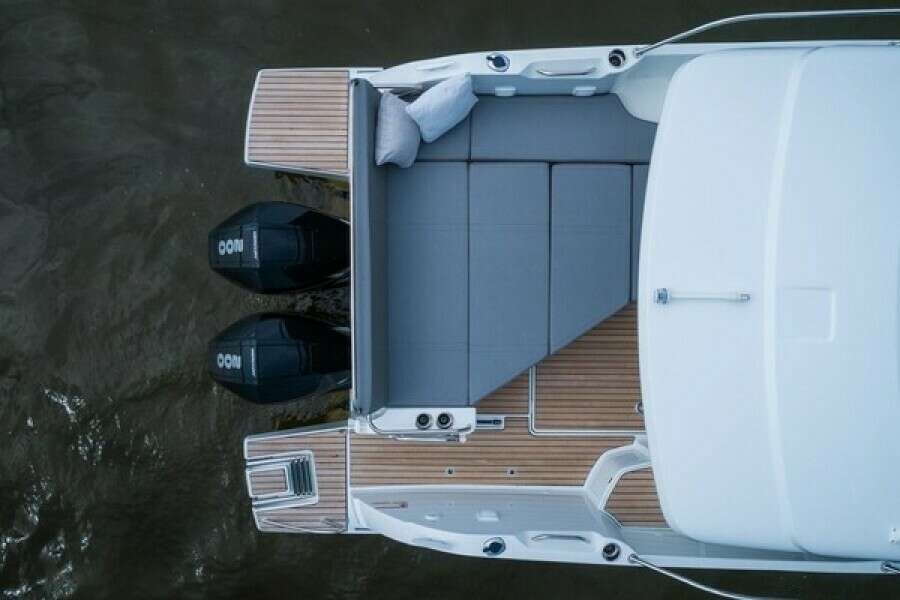 2026 Beneteau Antares 9