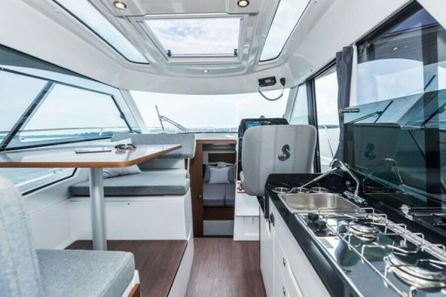 2026 Beneteau Antares 9