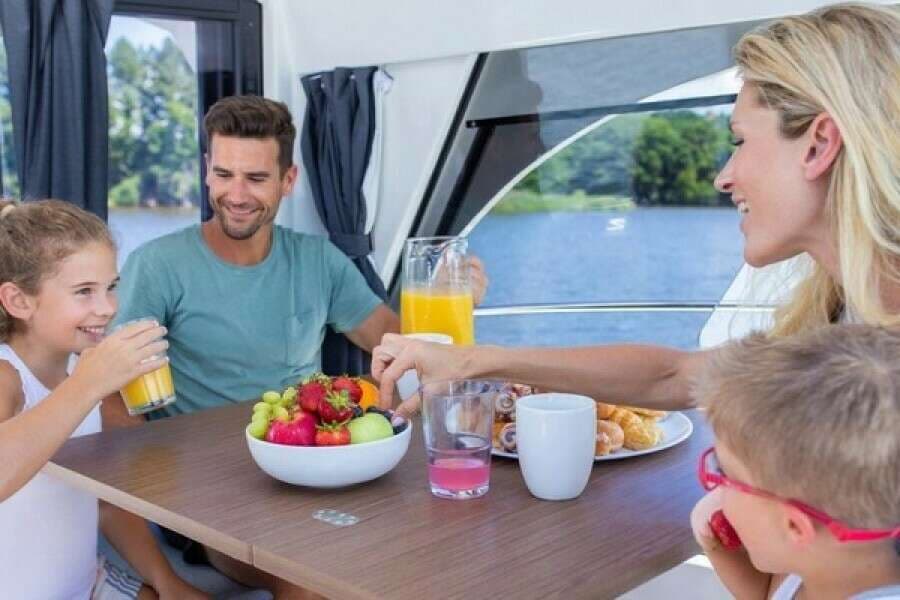 2026 Beneteau Antares 9