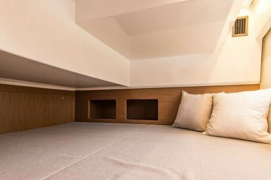 2026 Beneteau Antares 9