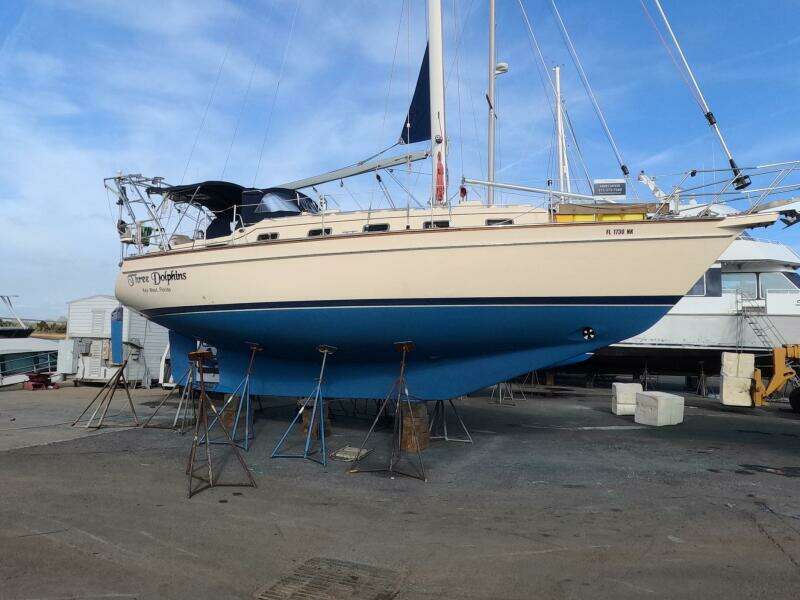 2005 Island Packet 370
