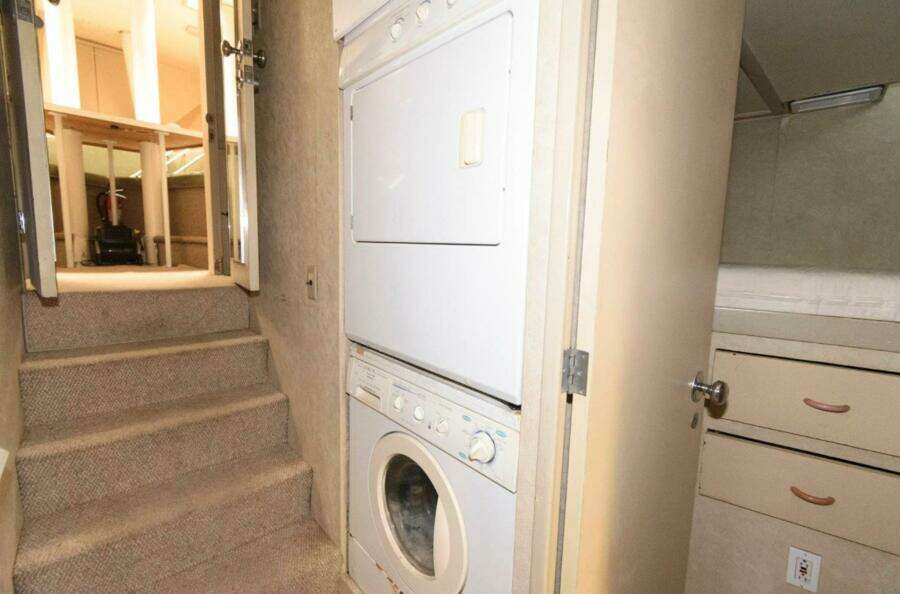 1984 Broward Raised Pilothouse