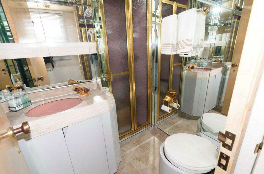 1984 Broward Raised Pilothouse