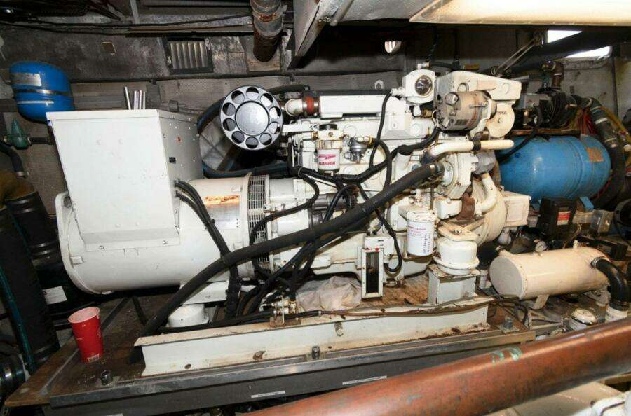 1984 Broward Raised Pilothouse