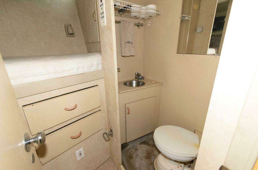 1984 Broward Raised Pilothouse