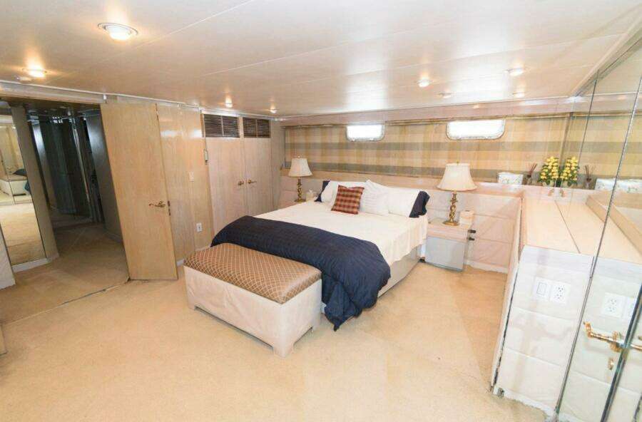 1984 Broward Raised Pilothouse