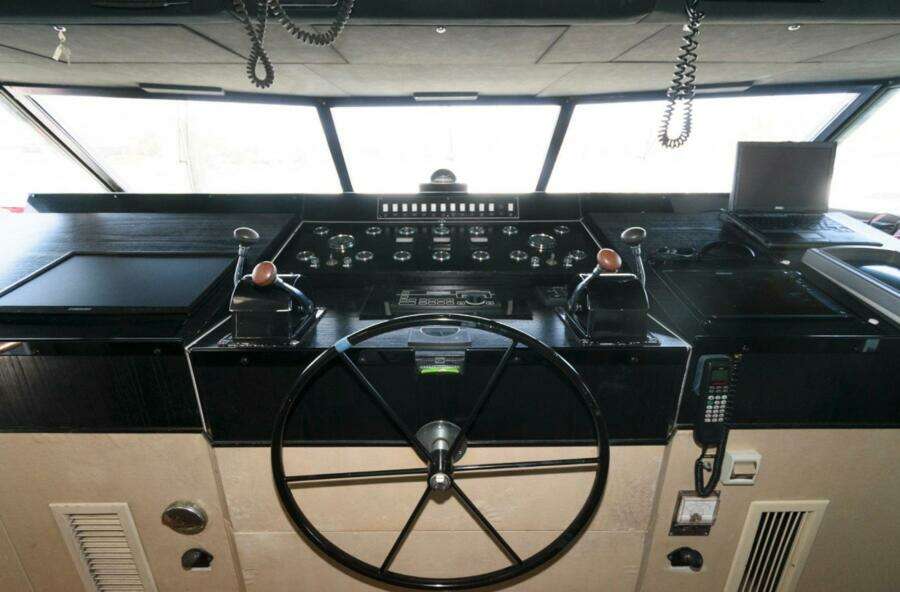 1984 Broward Raised Pilothouse
