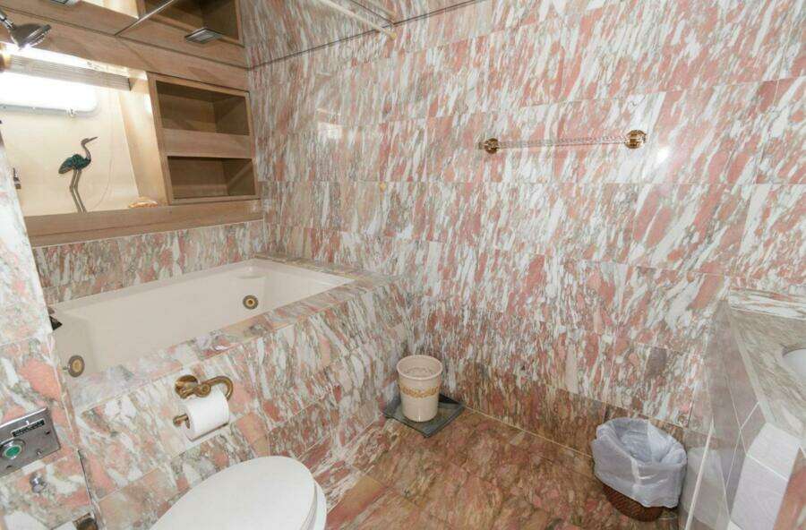 1984 Broward Raised Pilothouse