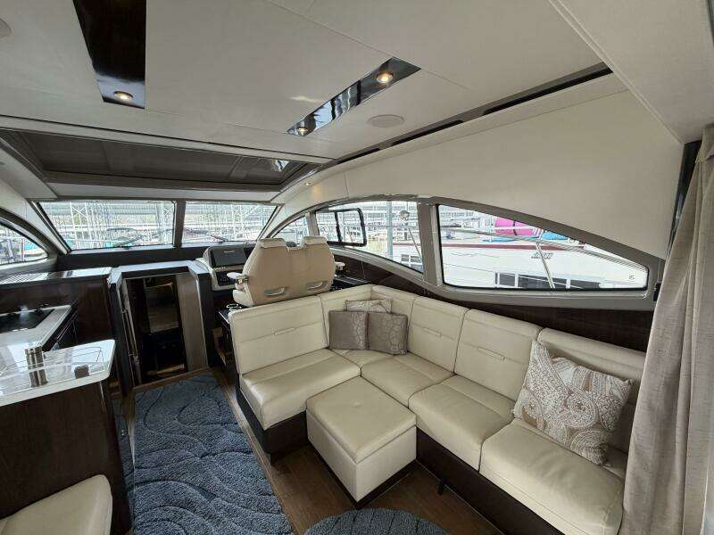 2017 Sea Ray 400 Sundancer