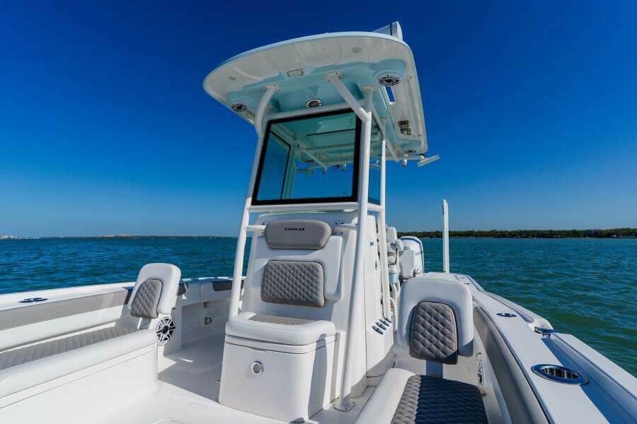 2022 Caymas 28 HB