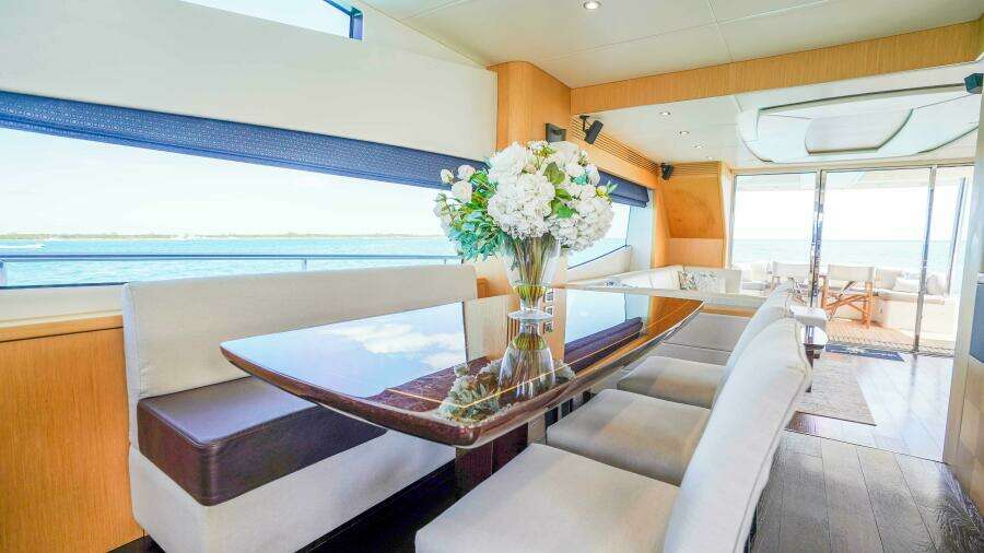 2016 Sunseeker 75 Yacht