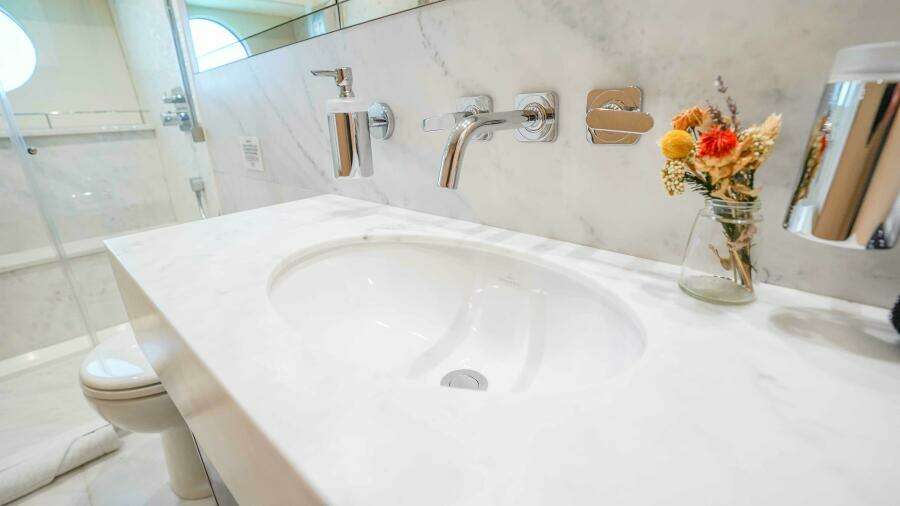 2016 Sunseeker 75 Yacht