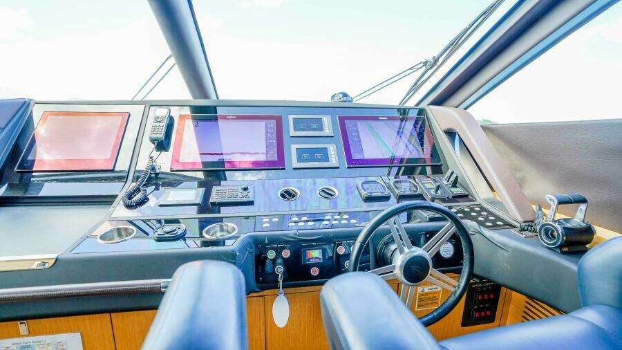 2016 Sunseeker 75 Yacht