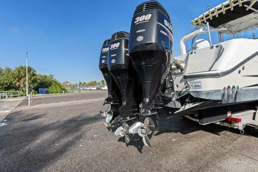 2004 Hydra-Sports Vector 3300 CC