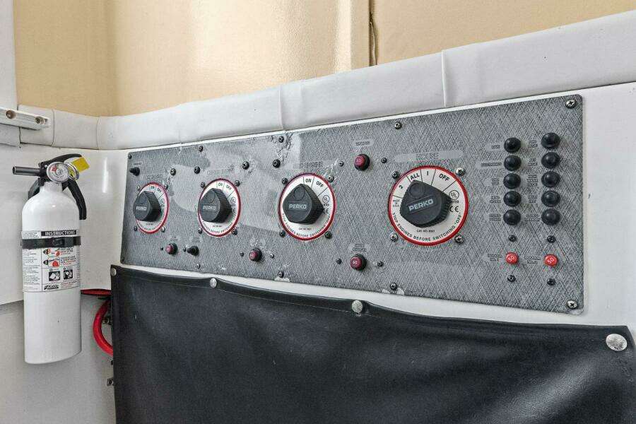 2004 Hydra-Sports Vector 3300 CC