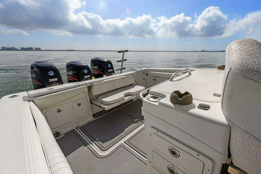 2004 Hydra-Sports Vector 3300 CC