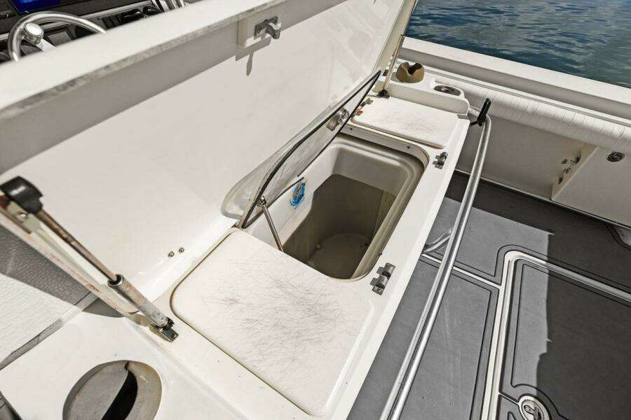 2004 Hydra-Sports Vector 3300 CC