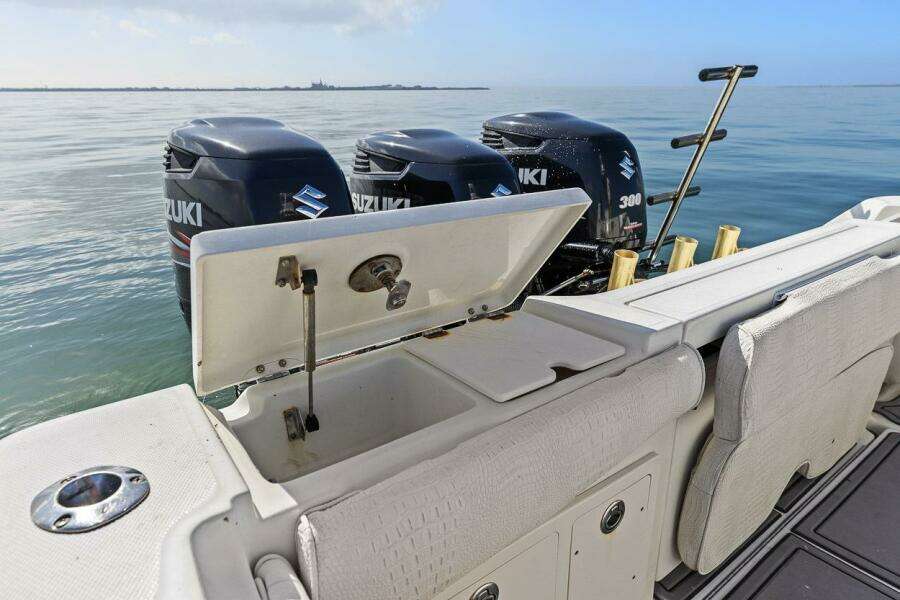 2004 Hydra-Sports Vector 3300 CC